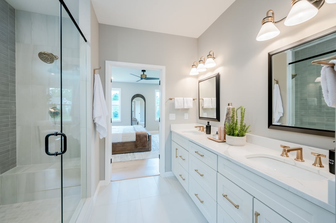 2025-st-jude_pwp_keaton_owners-bath_0fh3222_interior
