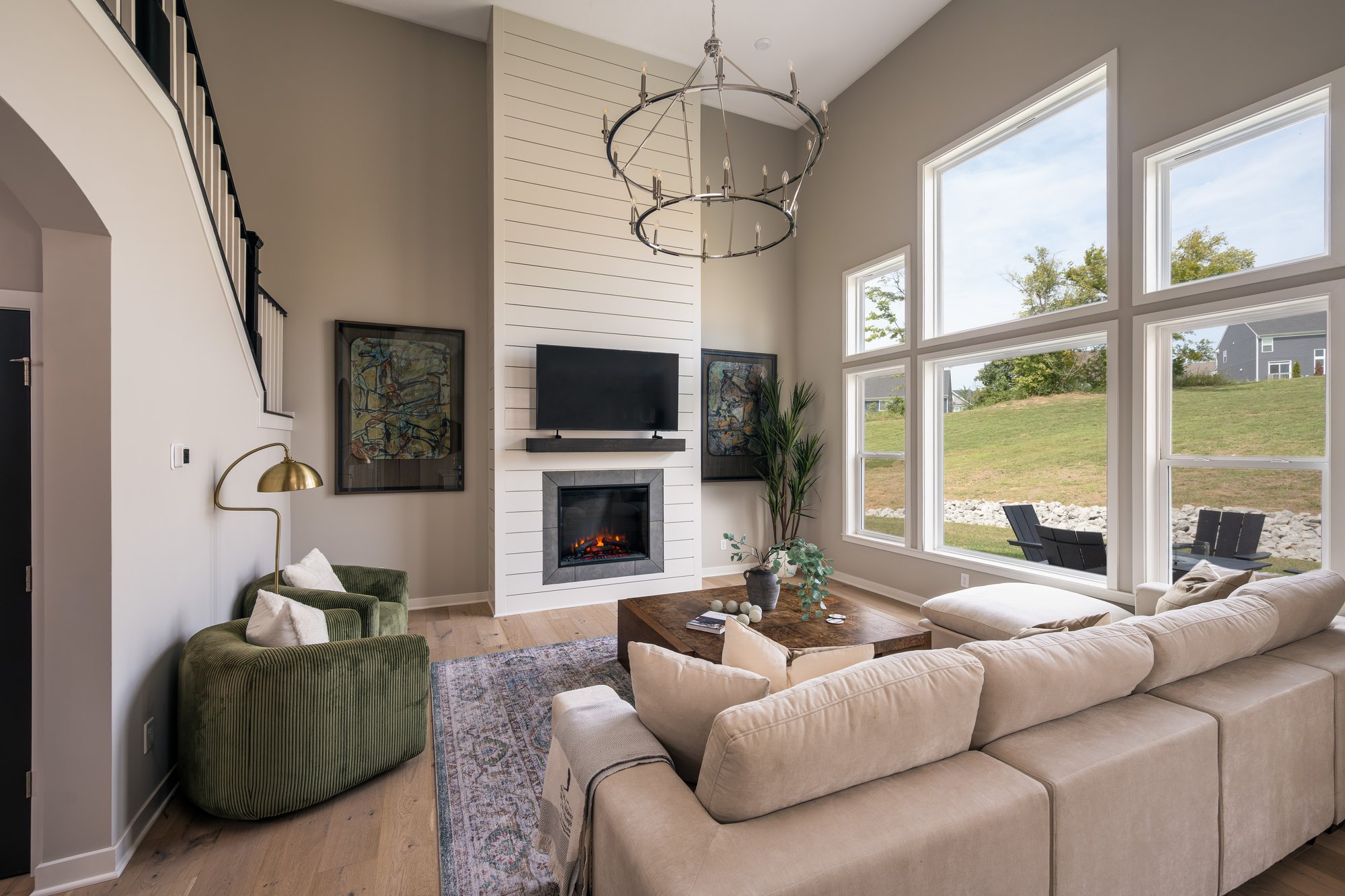 2026-lou-st-jude- psr- grandin-interior-family room-02 (1)